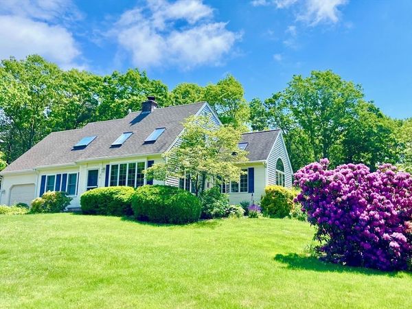 36 Moon Compass Ln, Sandwich, MA 02563