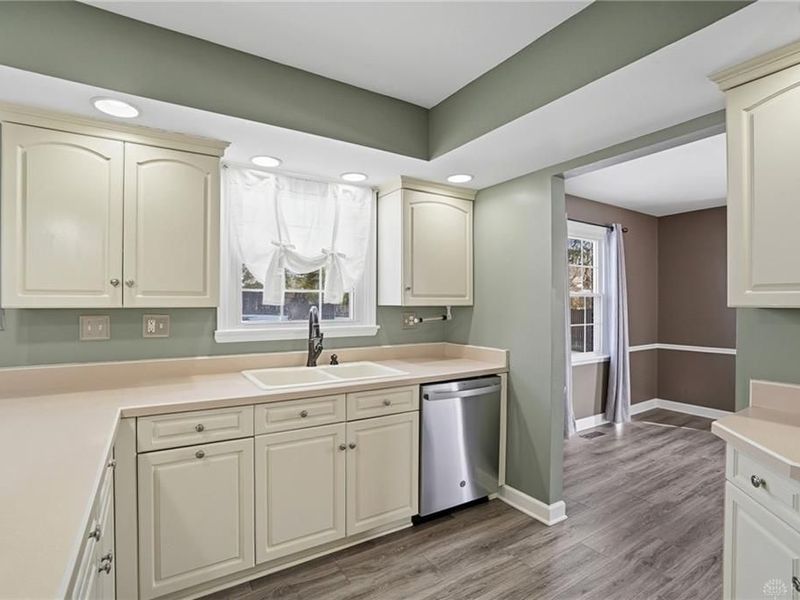 6808 Saint Laurent Circle, Washington Township, OH 45459 Photo 11