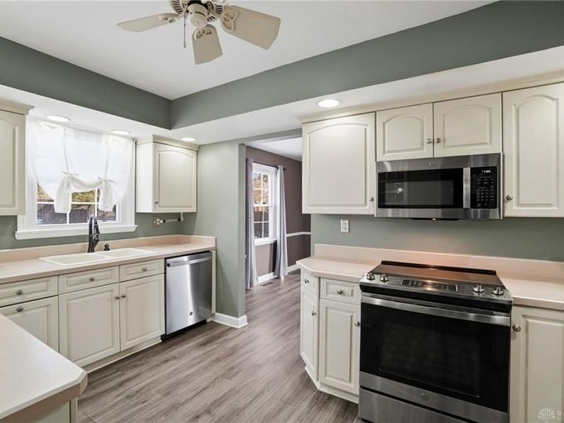 6808 Saint Laurent Circle, Washington Township, OH 45459 Photo 12