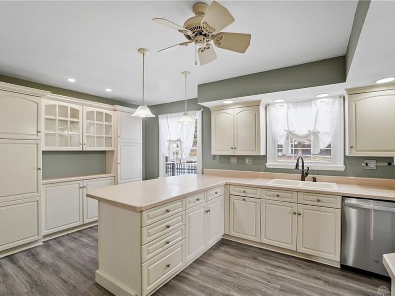 6808 Saint Laurent Circle, Washington Township, OH 45459 Photo 13