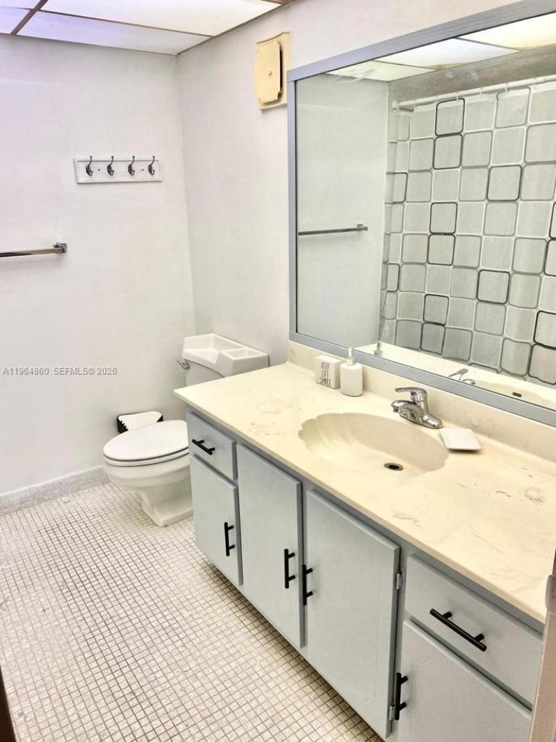 240 Lakeview Dr, Unit 306, Weston, FL 33326 Photo