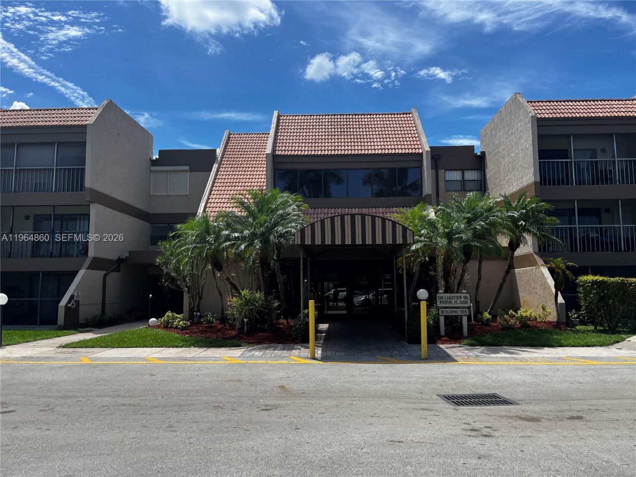 240 Lakeview Dr, Unit 306, Weston, FL 33326 Photo