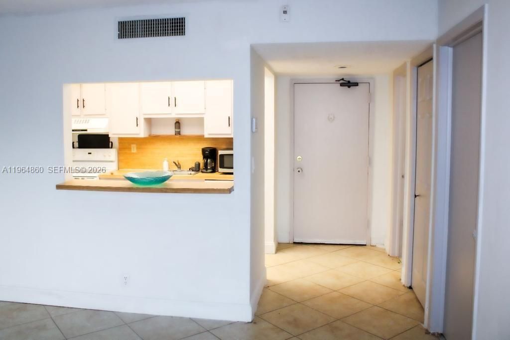 240 Lakeview Dr, Unit 306, Weston, FL 33326 Photo