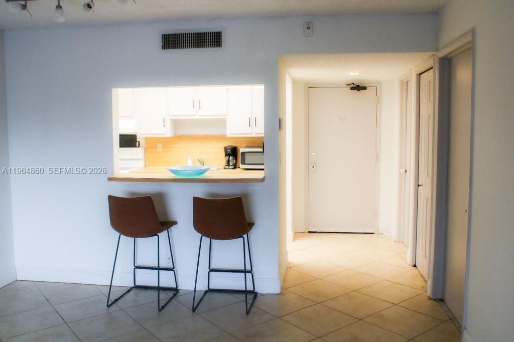 240 Lakeview Dr, Unit 306, Weston, FL 33326 Photo