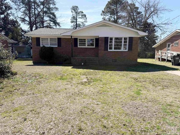313 Dickson Dr., Marion, SC 29571