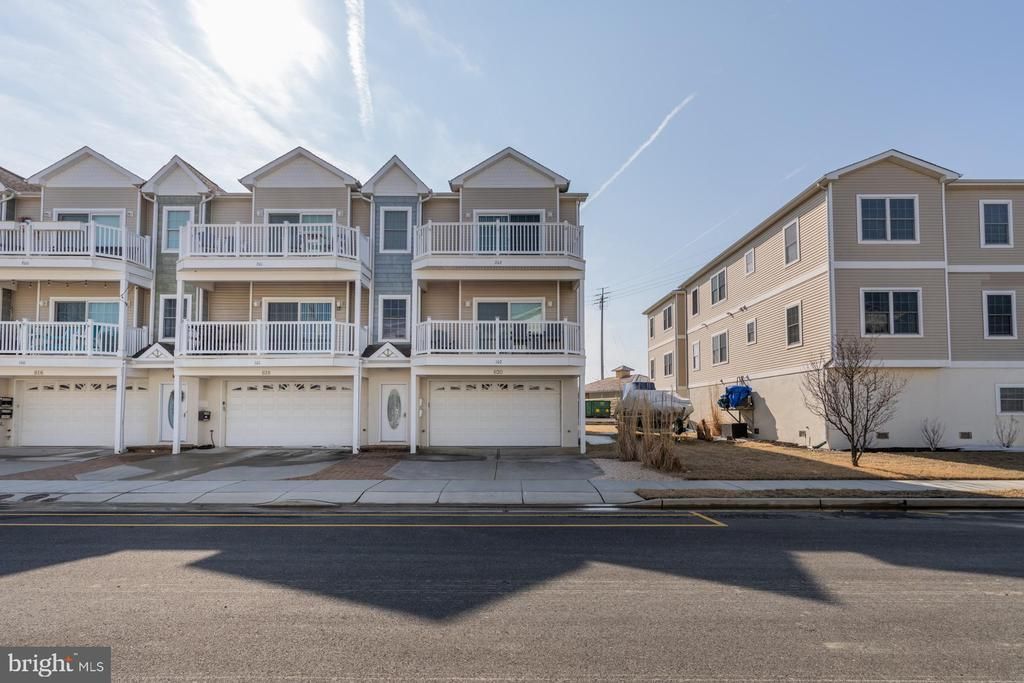 620 W Burk Avenue, Unit 102, Wildwood, NJ 08260 Main Photo