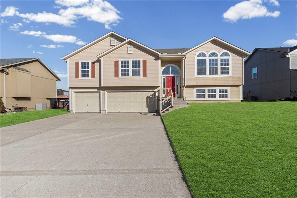 1300 Spruce Drive, Greenwood, MO 64034 Main Photo