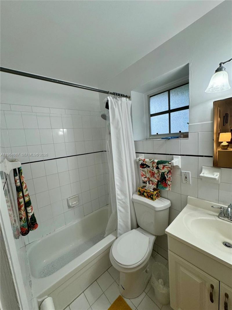 6580 Santona St, Unit A38, Coral Gables, FL 33146 Photo