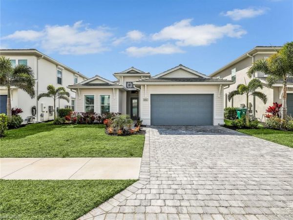 9252 Cayman DR, NAPLES, FL 34114