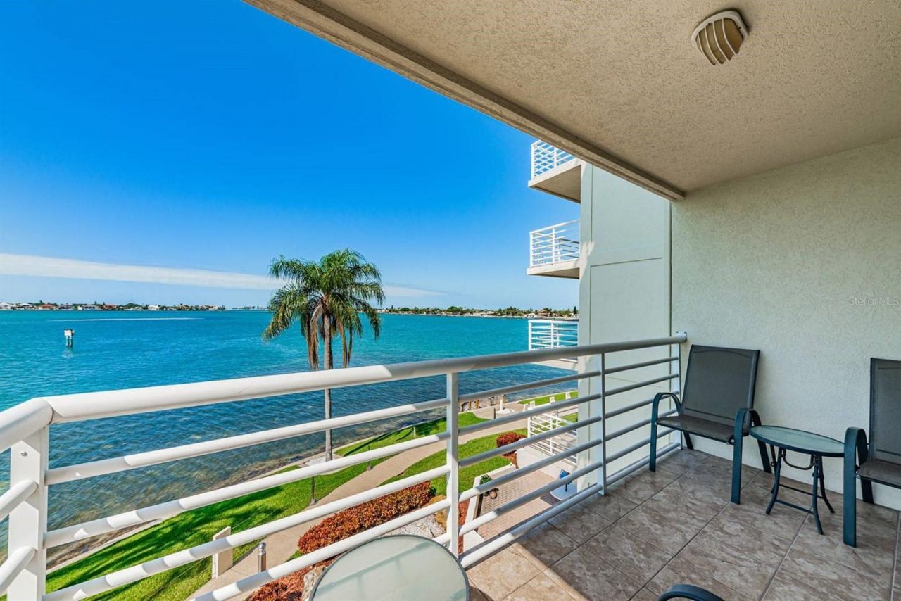6105 Bahia Del Mar Circle, Unit 382, Saint Petersburg, FL 33715 Photo