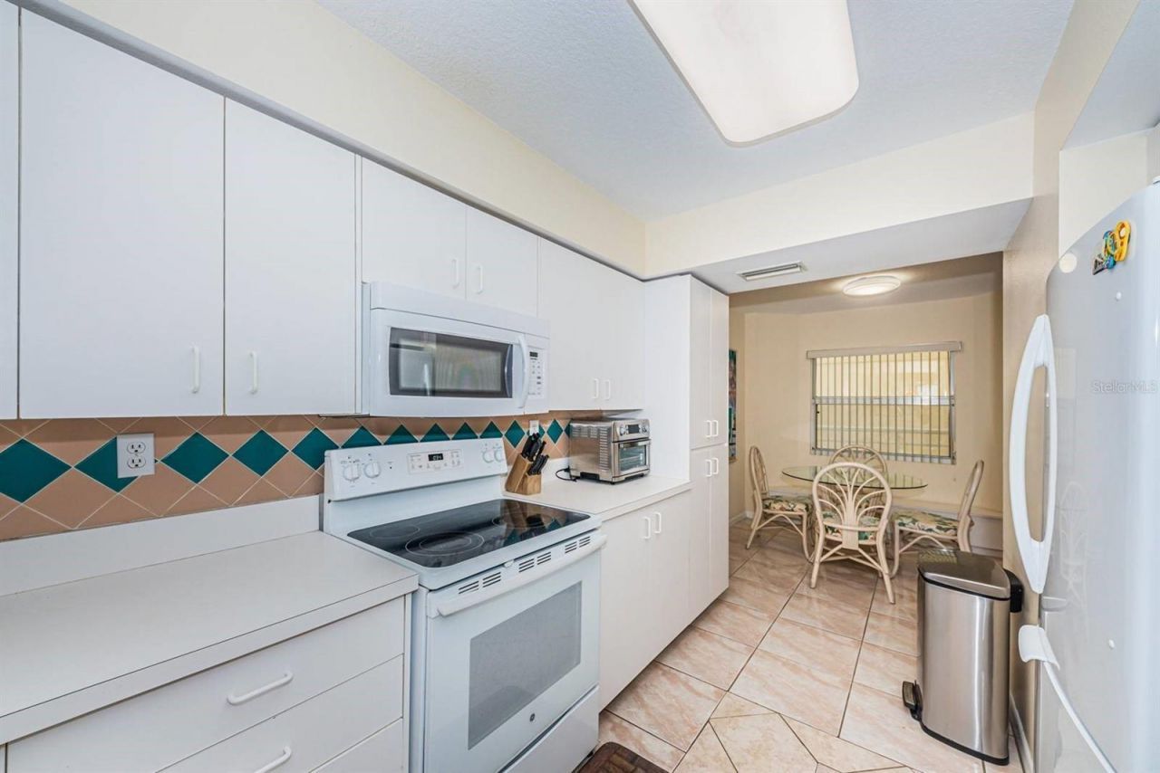 6105 Bahia Del Mar Circle, Unit 382, Saint Petersburg, FL 33715 Photo