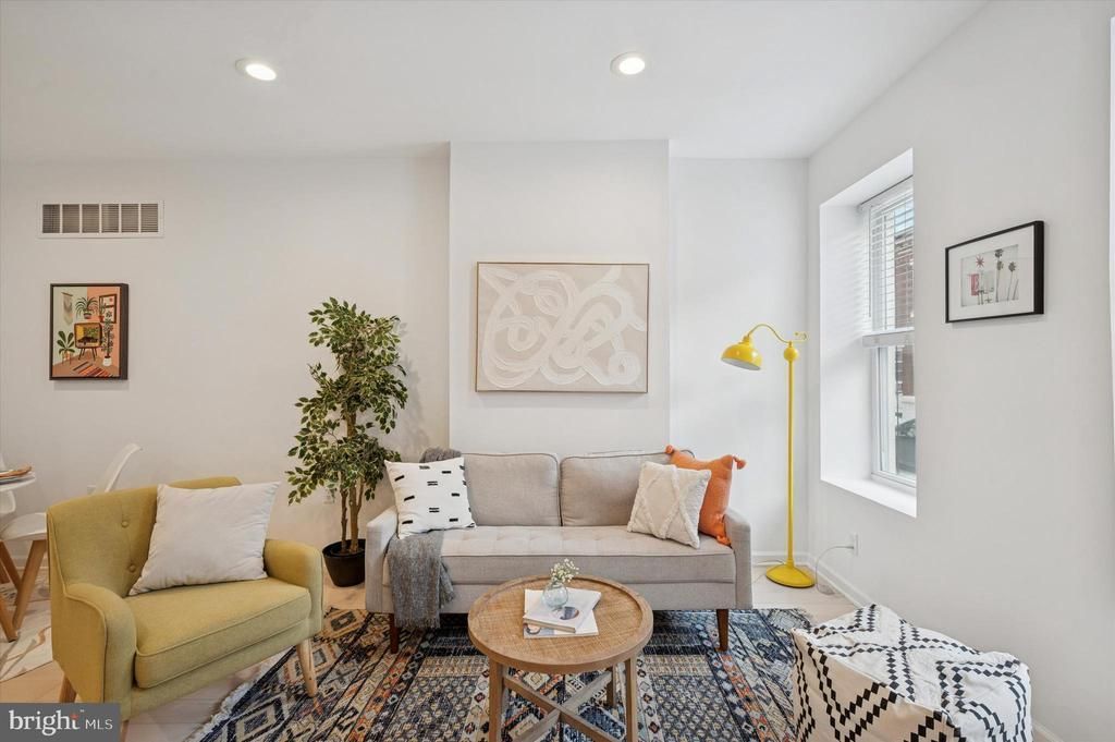 1743 Pierce Street, Philadelphia, PA 19145 Main Photo