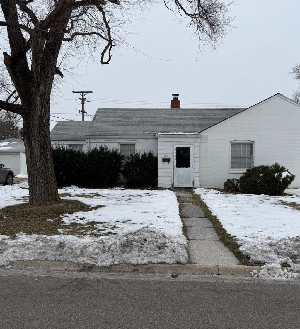 1811 N Raynor Avenue, Crest Hill, IL 60403 Main Photo