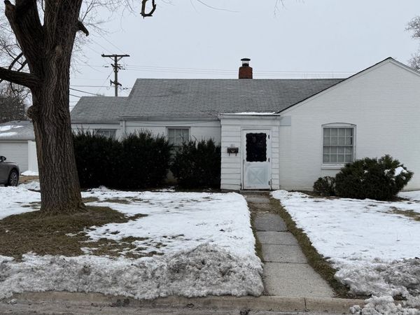 1811 N Raynor Avenue, Crest Hill, IL 60403