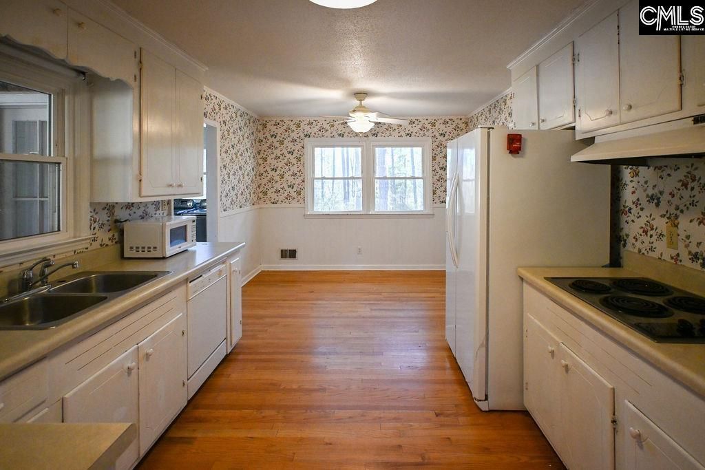 201 Carlisle Court Photo 7