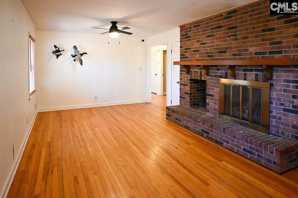 201 Carlisle Court Photo 8