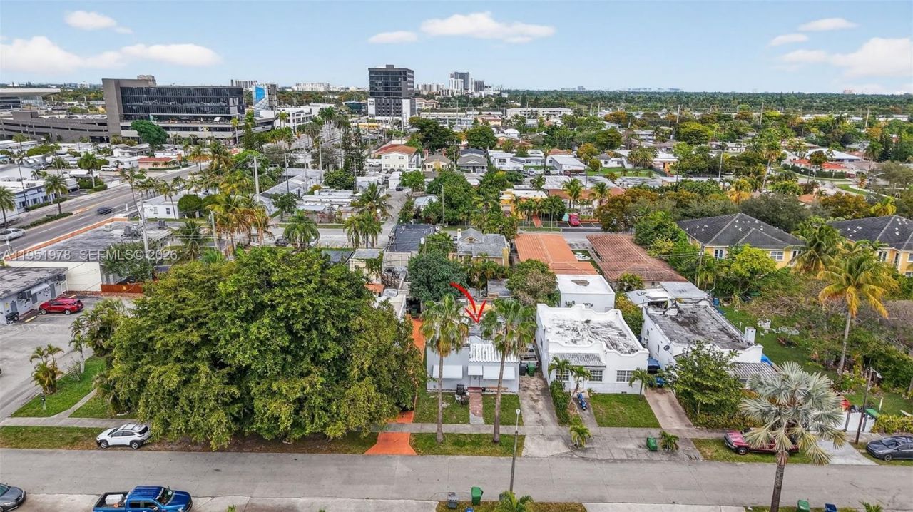623 NE 4th St, Hallandale Beach, FL 33009 Photo