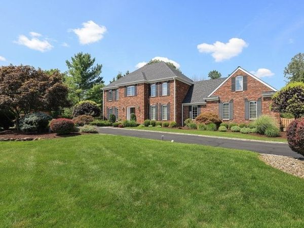 7 Manor Dr, Warren, NJ 07059