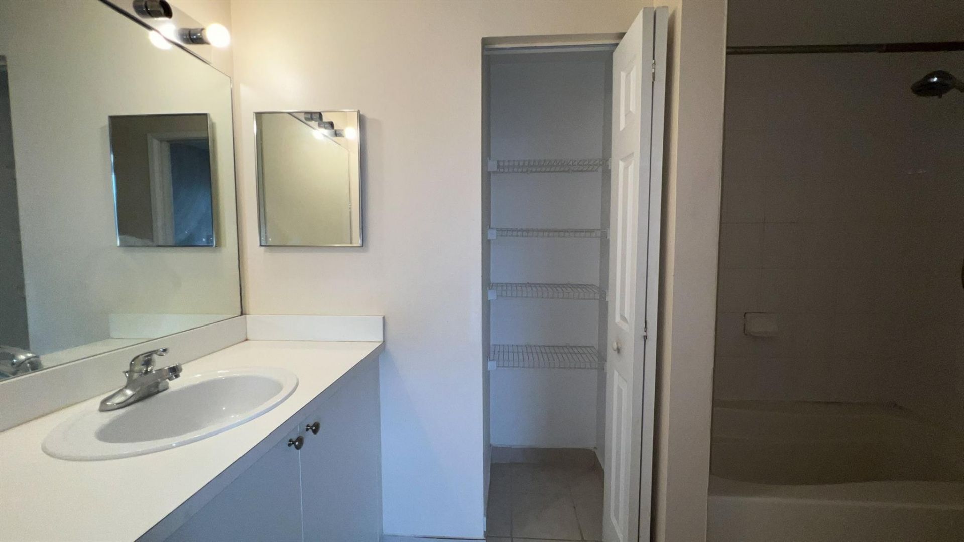 7950 N Nob Hill Road, Unit 203, Tamarac, FL 33321 Photo