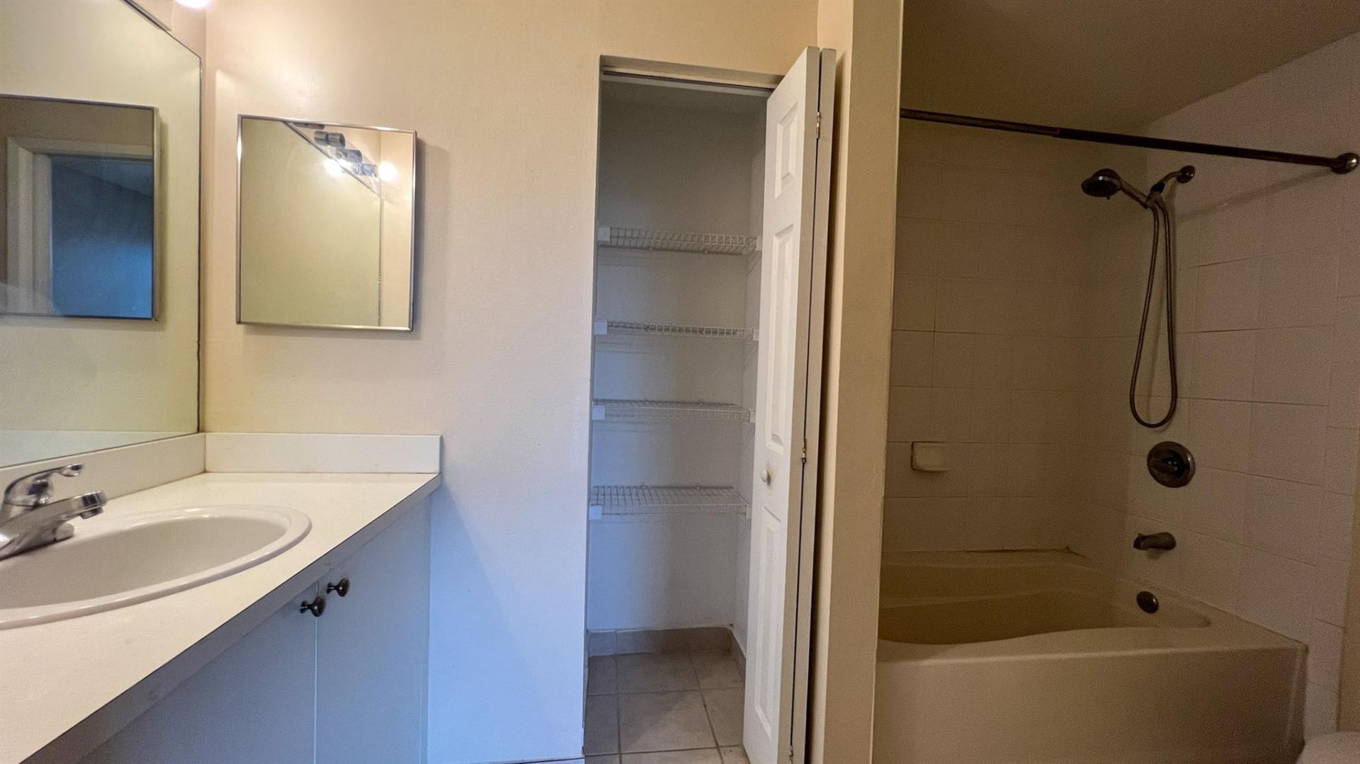 7950 N Nob Hill Road, Unit 203, Tamarac, FL 33321 Photo