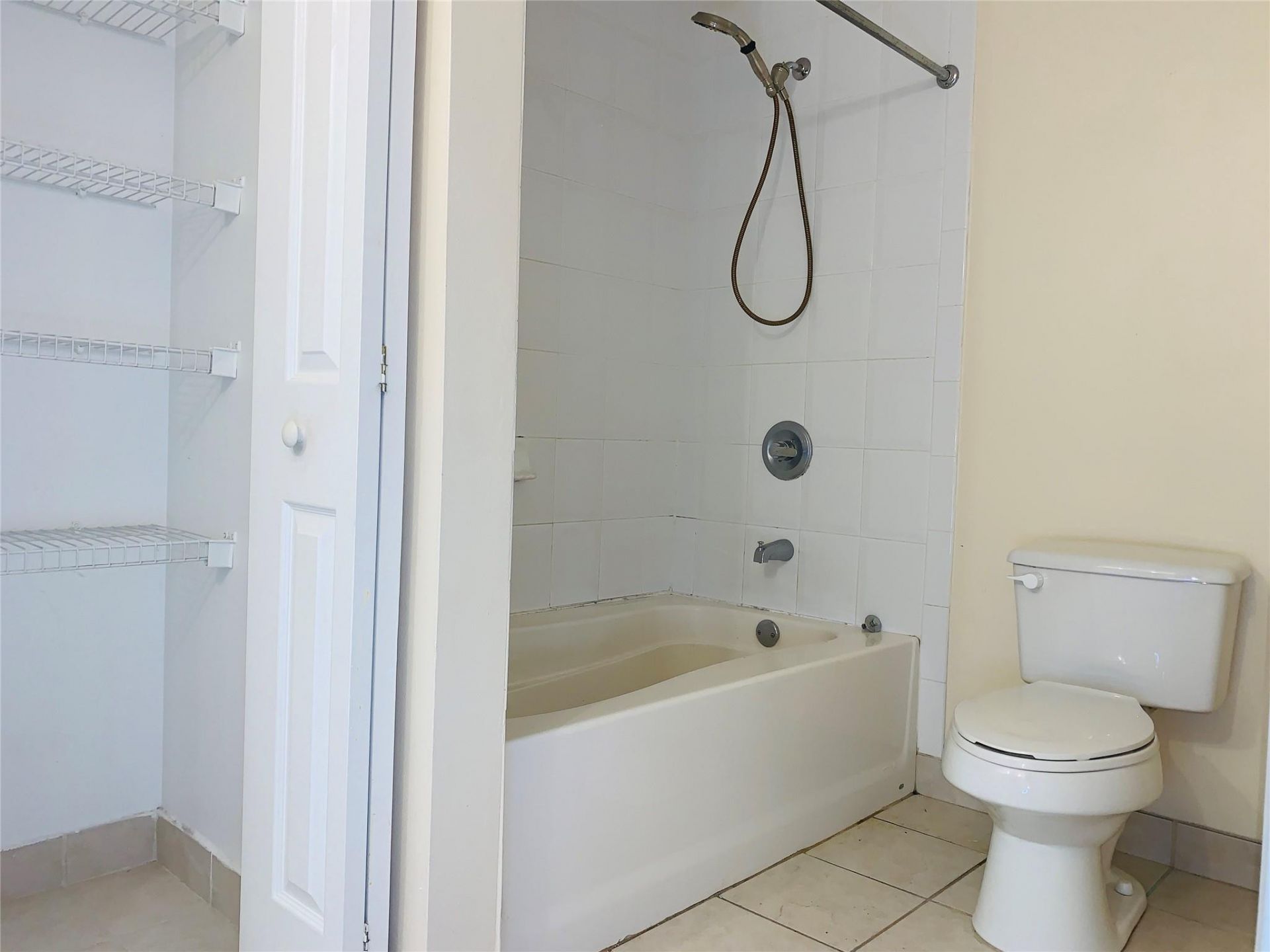 7950 N Nob Hill Road, Unit 203, Tamarac, FL 33321 Photo