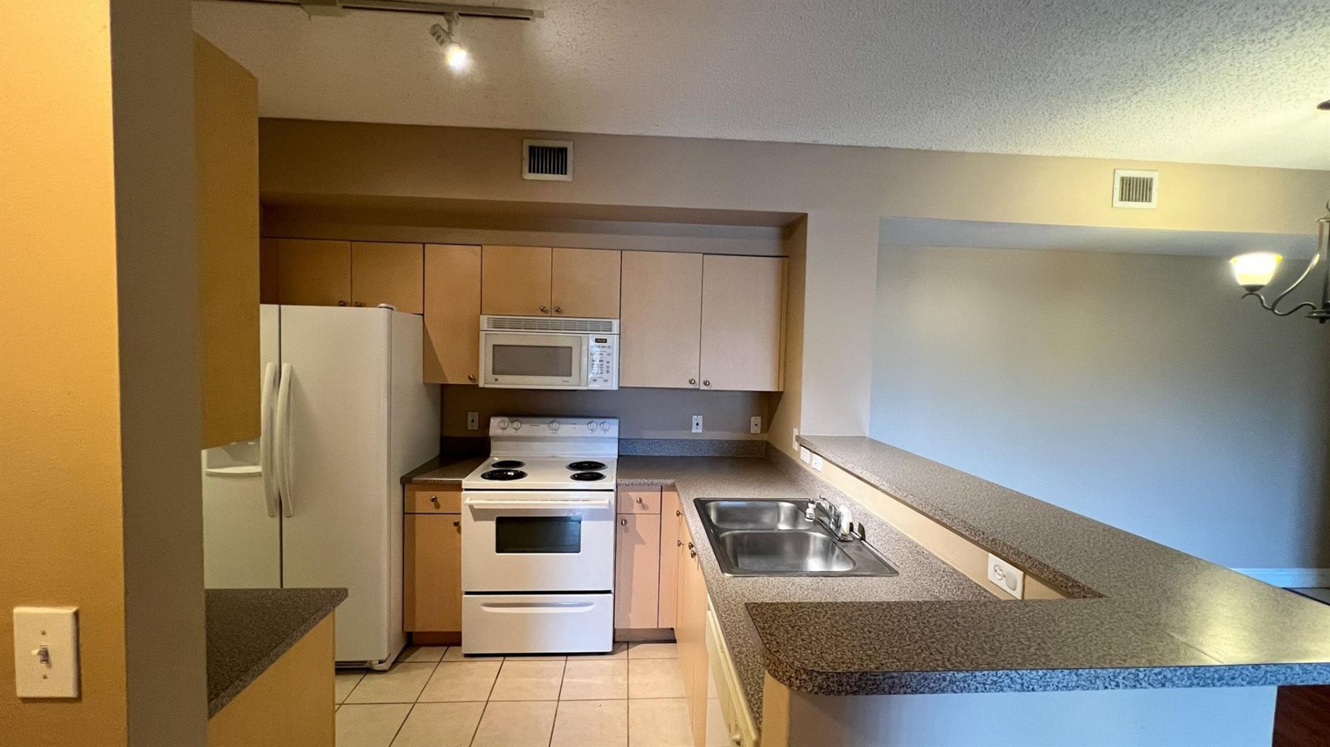 7950 N Nob Hill Road, Unit 203, Tamarac, FL 33321 Photo