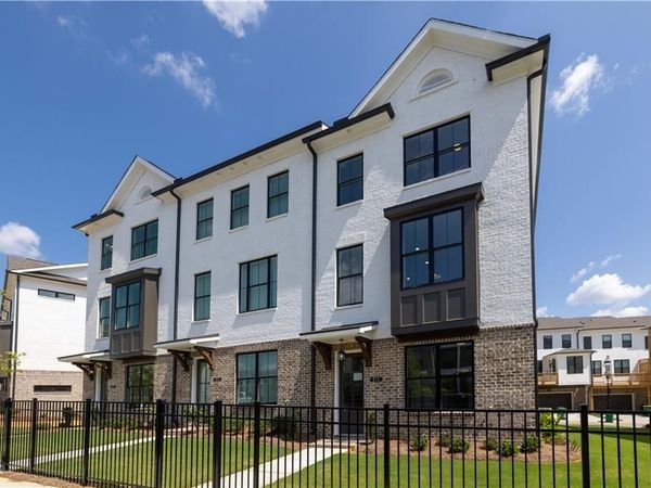 530 Healy Drive , Cumming, GA 30040