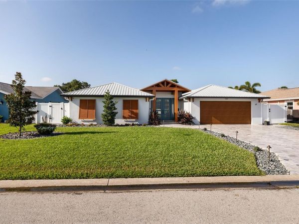 120 97TH AVENUE NE, ST PETERSBURG, FL 33702