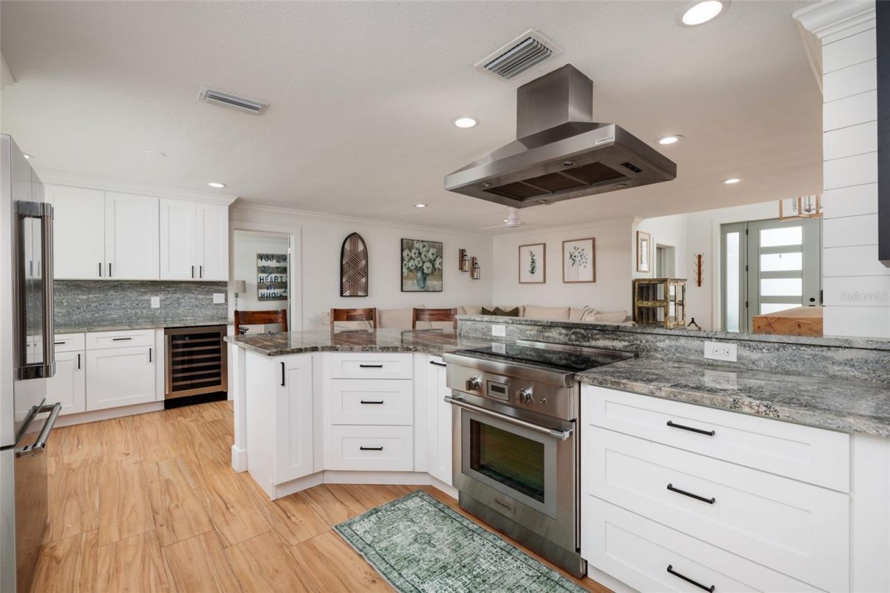 120 97th Avenue Ne, Saint Petersburg, FL 33702 Photo