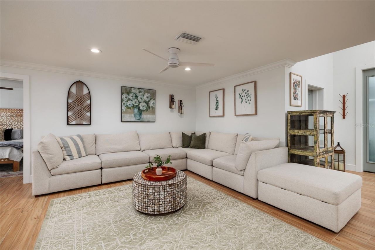 120 97th Avenue Ne, Saint Petersburg, FL 33702 Photo