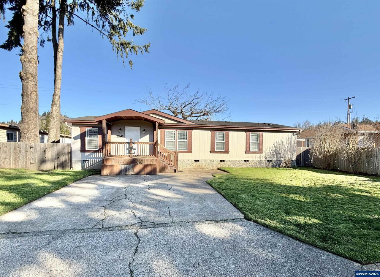 1863 Inland Wy, Springfield, OR 97477 Main Photo