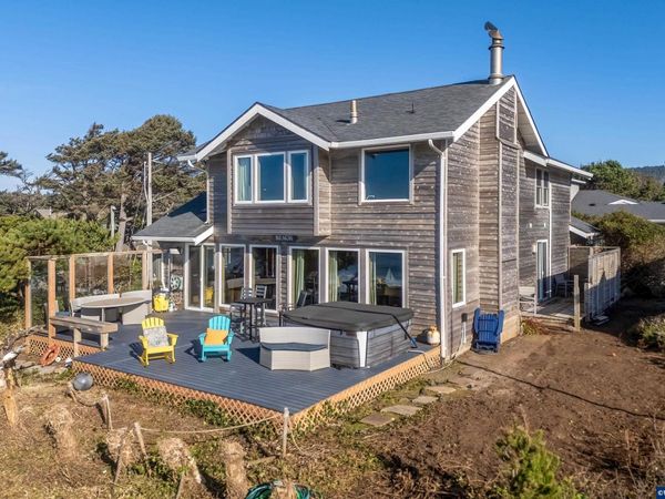 380 Pearl St, Gleneden Beach, OR 97388