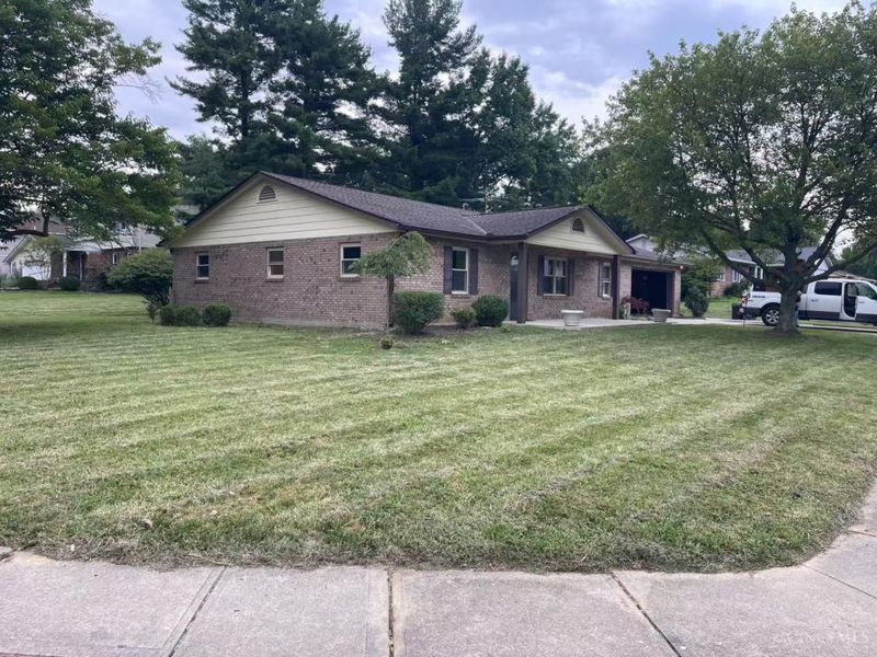 1020 Tollgate Drive, Oxford, OH 45056 Photo 2