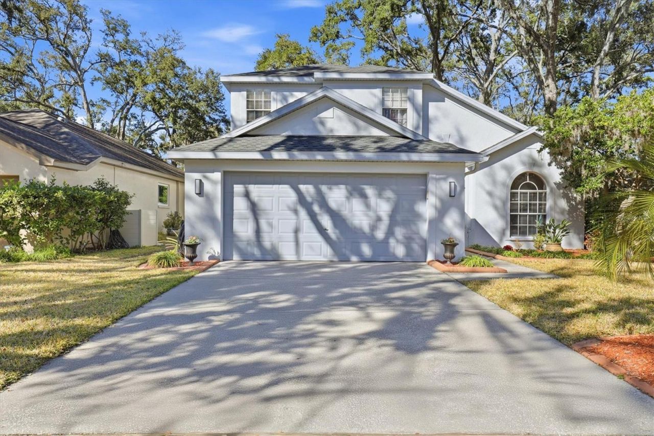 4617 Whispering Park Lane, Tampa, FL 33614 Main Photo