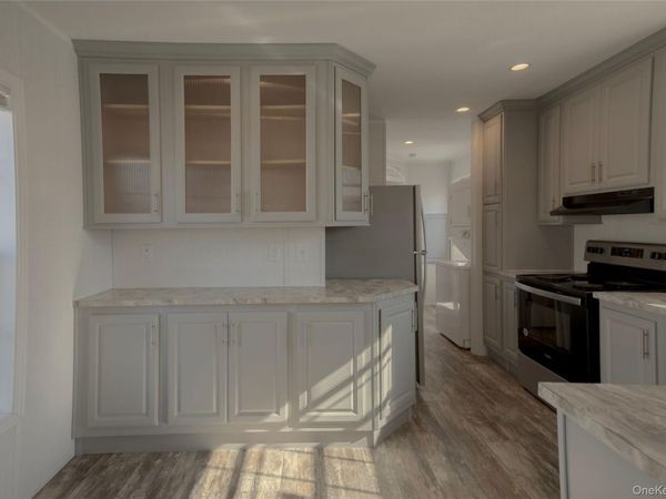 150 Main Street, Unit 1A, Islip, NY 11751