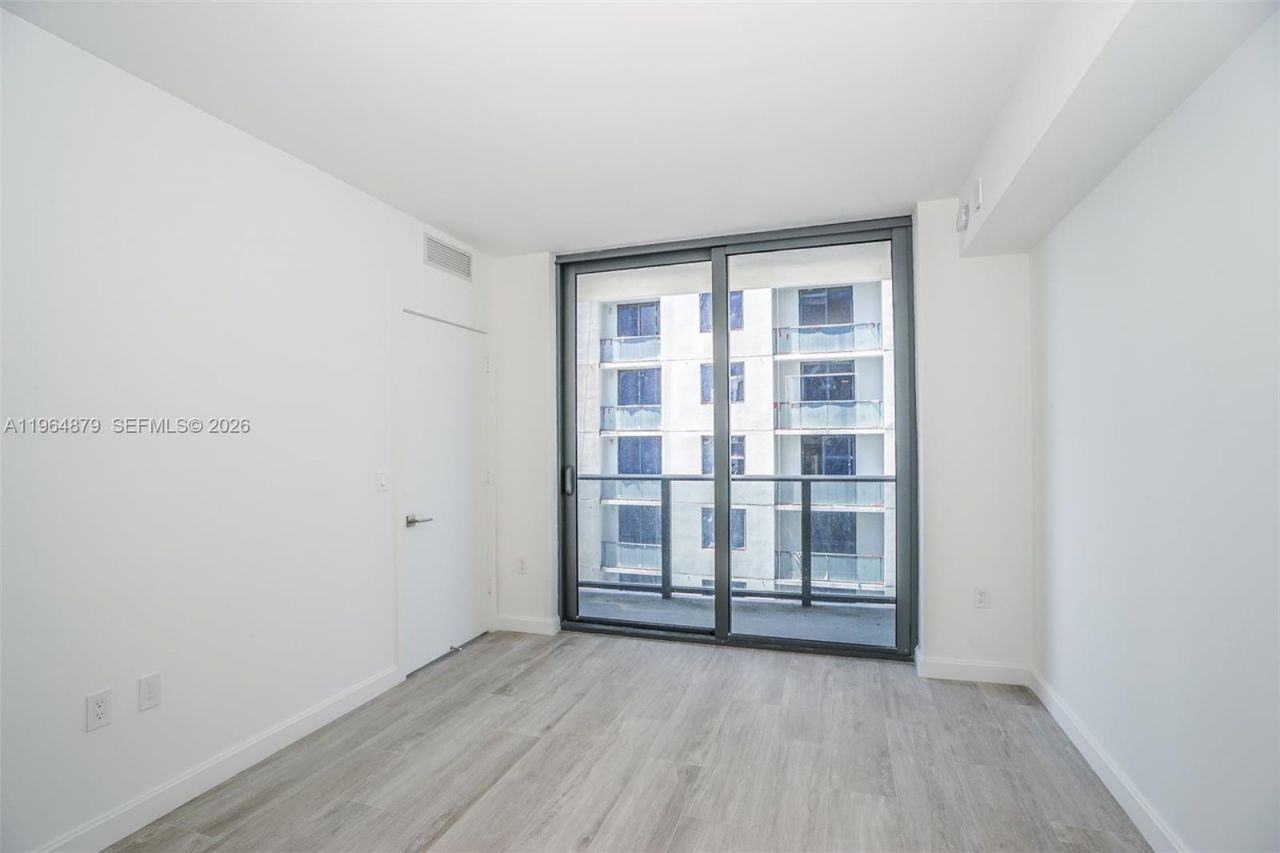 55 SW 9th St, Unit 2108, Miami, FL 33130 Photo