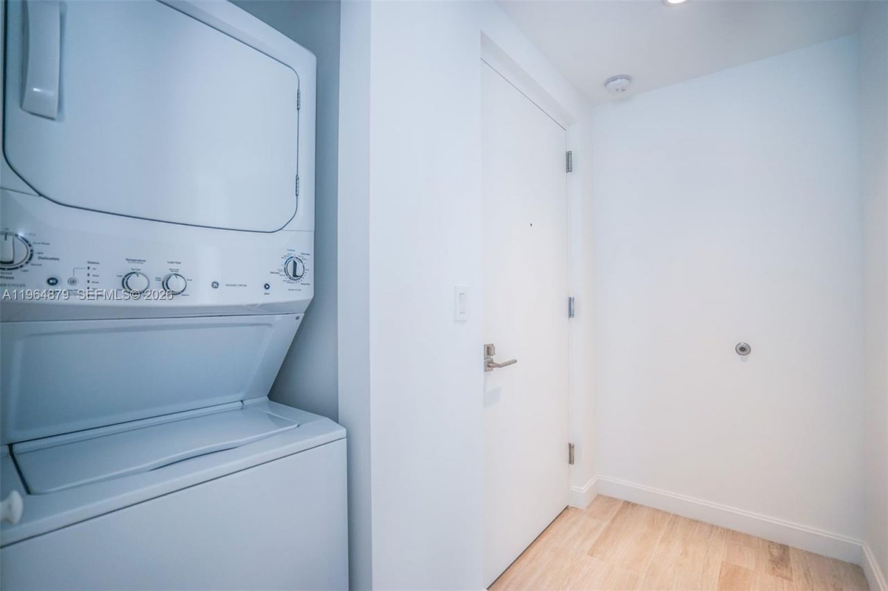 55 SW 9th St, Unit 2108, Miami, FL 33130 Photo