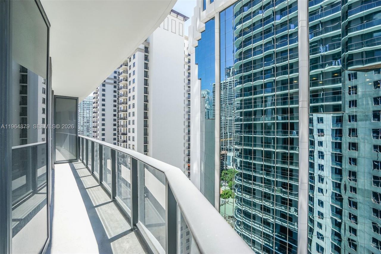 55 SW 9th St, Unit 2108, Miami, FL 33130 Photo