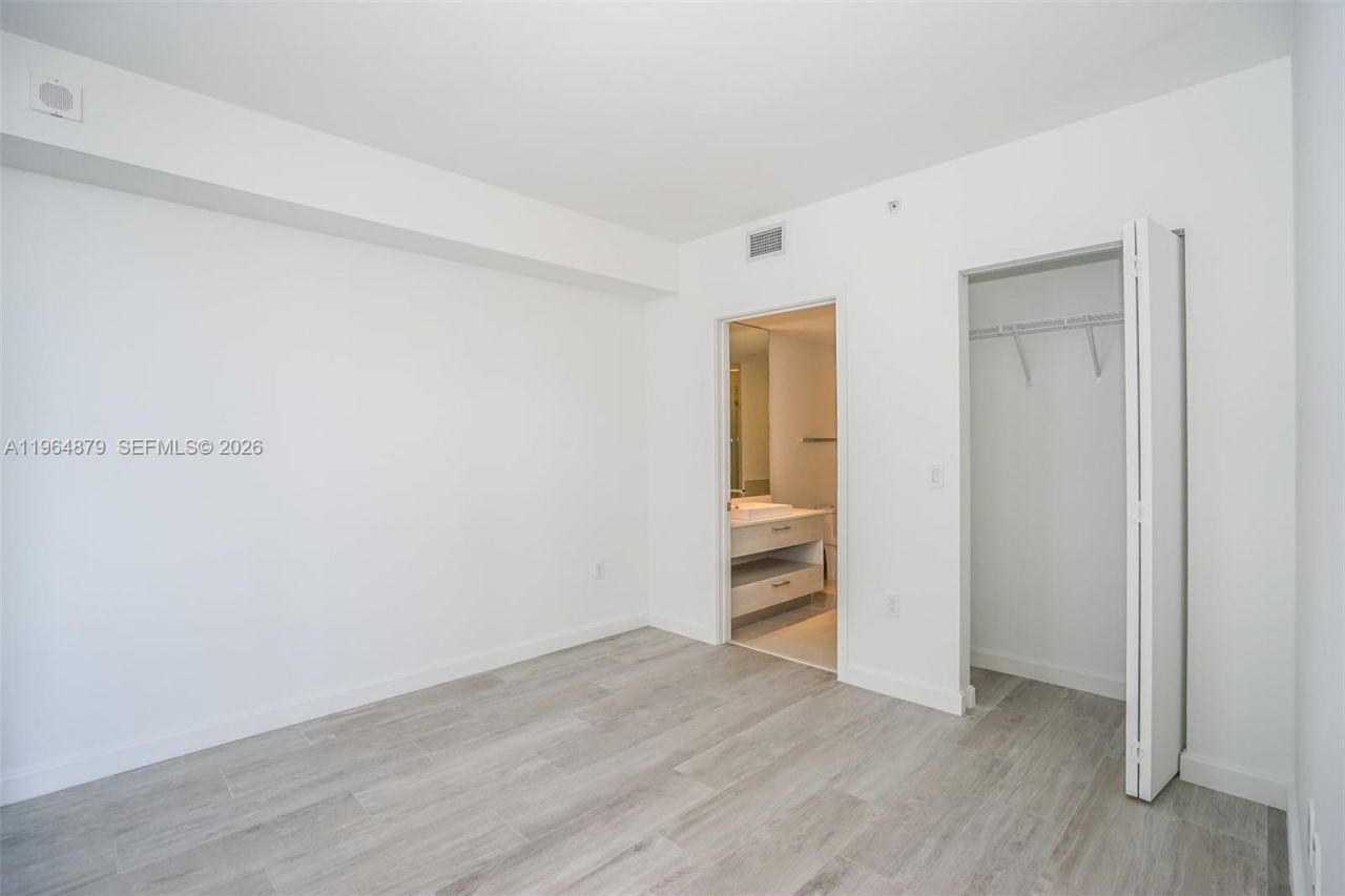 55 SW 9th St, Unit 2108, Miami, FL 33130 Photo