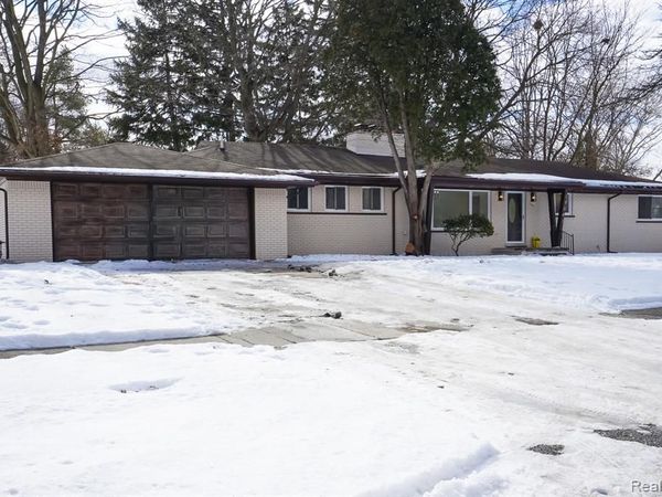 19041 Bungalow Drive, Lathrup Village, MI 48076