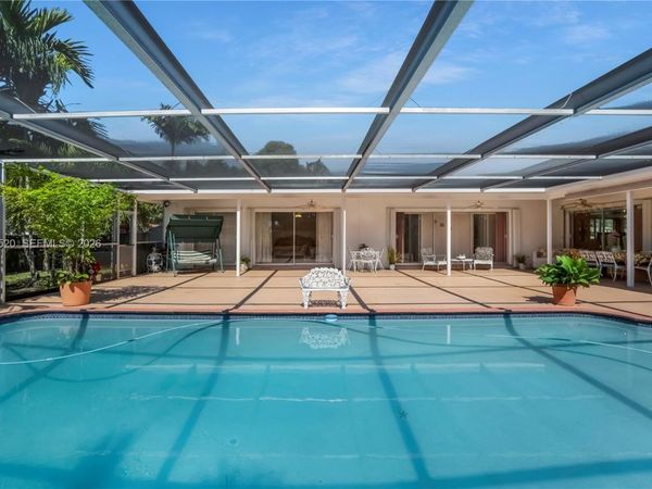 612 N 46th Ave , Hollywood, FL 33021