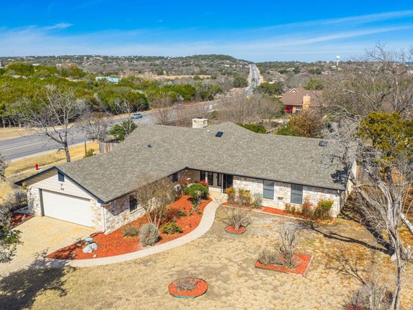100 Riverhill Blvd, Kerrville, TX 78028