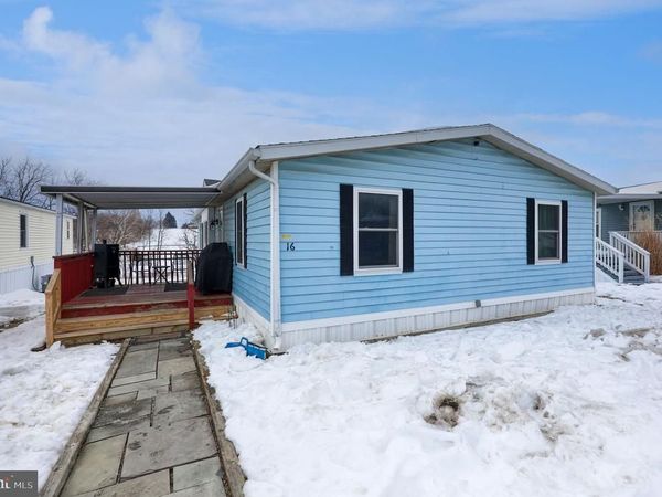 16 TERRIE LANE, EAST EARL, PA 17519