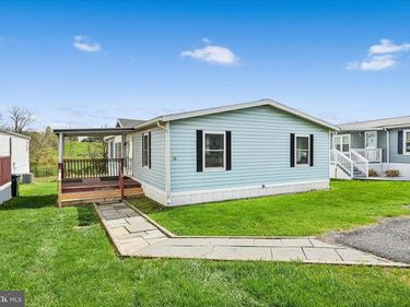 16 TERRIE LANE, EAST EARL, PA 17519