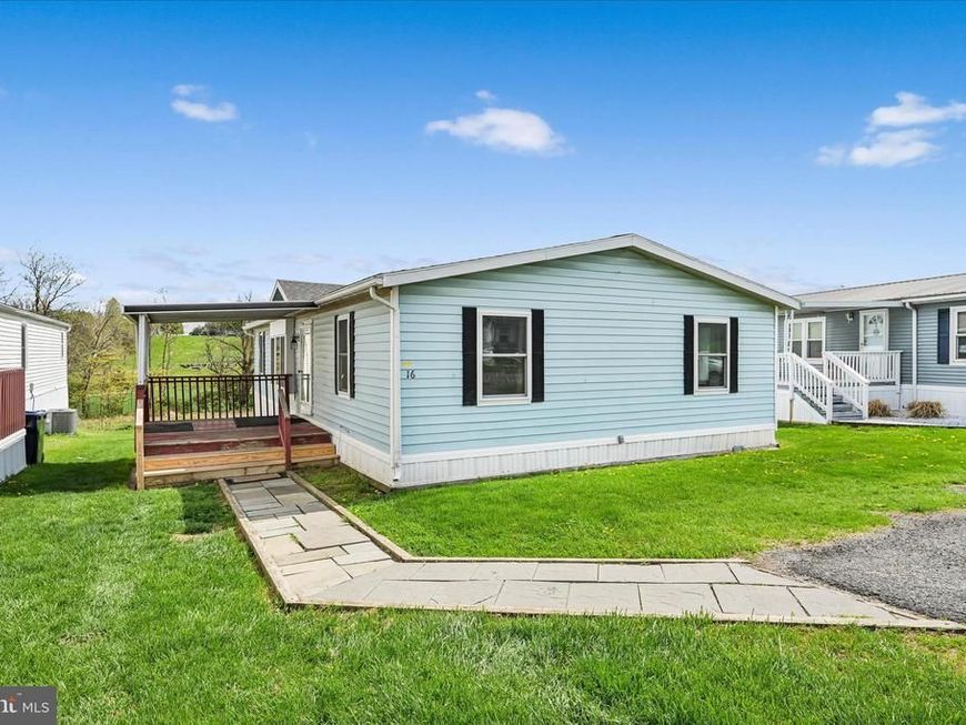 16 Terrie Lane, East Earl, PA 17519 Main Photo