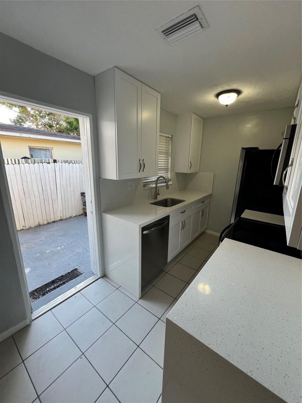 5891 NE 18th Avenue, Unit 2, Fort Lauderdale, FL 33334 Photo