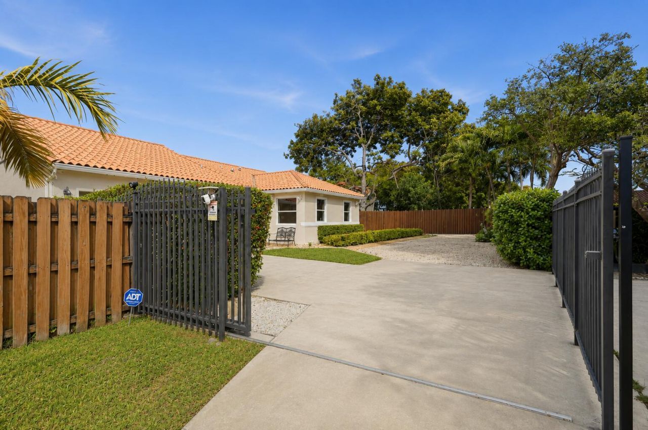 16921 SW 92nd Court, Palmetto Bay, FL 33157 Photo