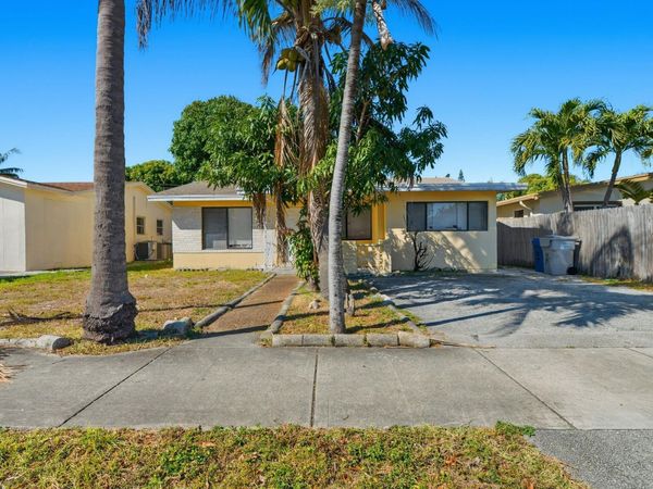 3761 NE 15th Avenue, Pompano Beach, FL 33064