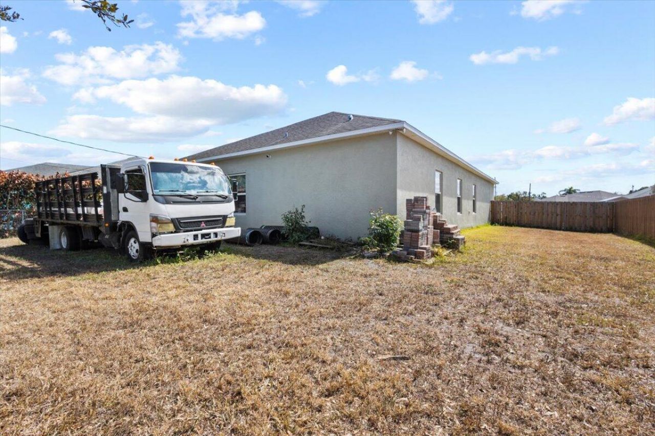 555 SW Halibut Avenue, Port Saint Lucie, FL 34953 Photo