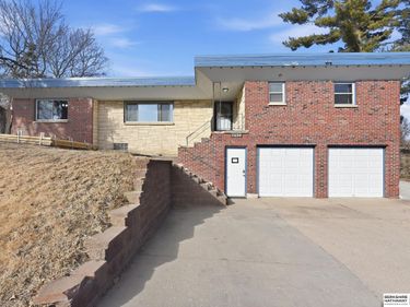 7634 Maple Street, Omaha, NE 68134